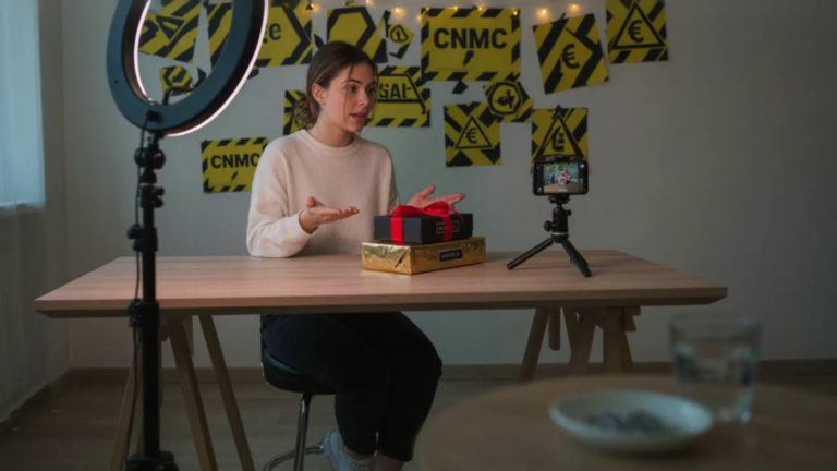 Publicidad o recomendación. La CNMC pone el foco en los influencers